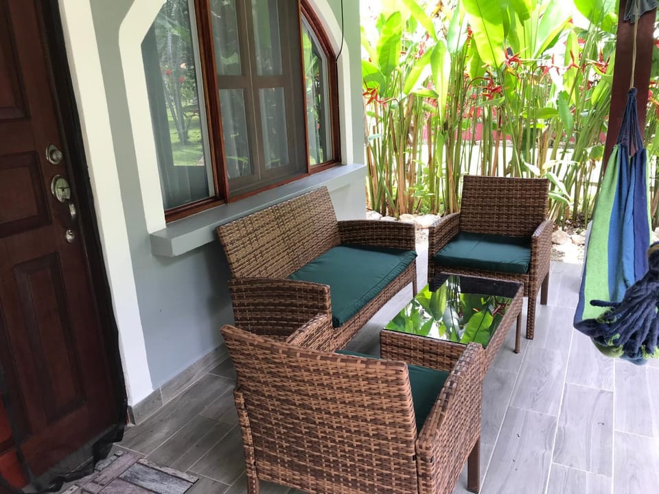 Patio, Balcony/Terrace, Seating area