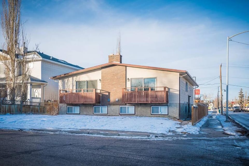 MT Pleasant NW 2 bedrooms 502 Apartment in Calgary