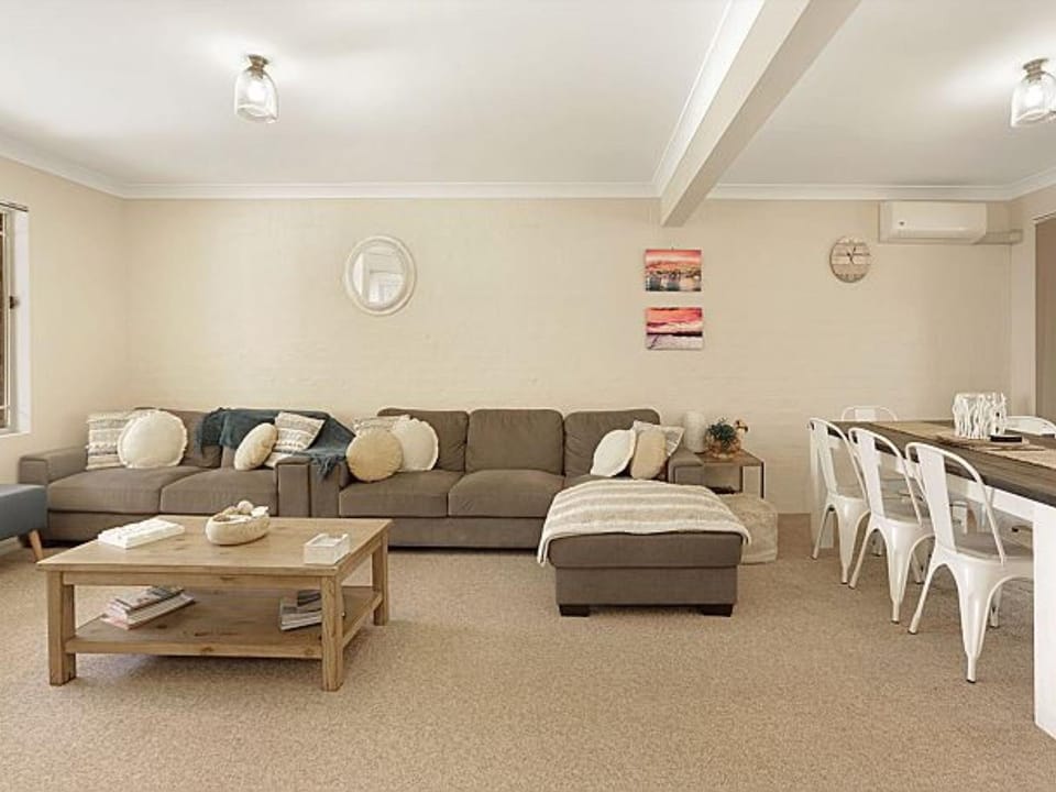 Burrill by the Beach by Experience Jervis Bay House in Huskisson