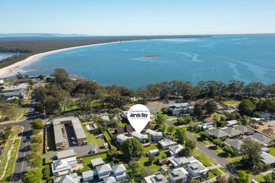 White Sands Deck House by Experience Jervis Bay House in Huskisson