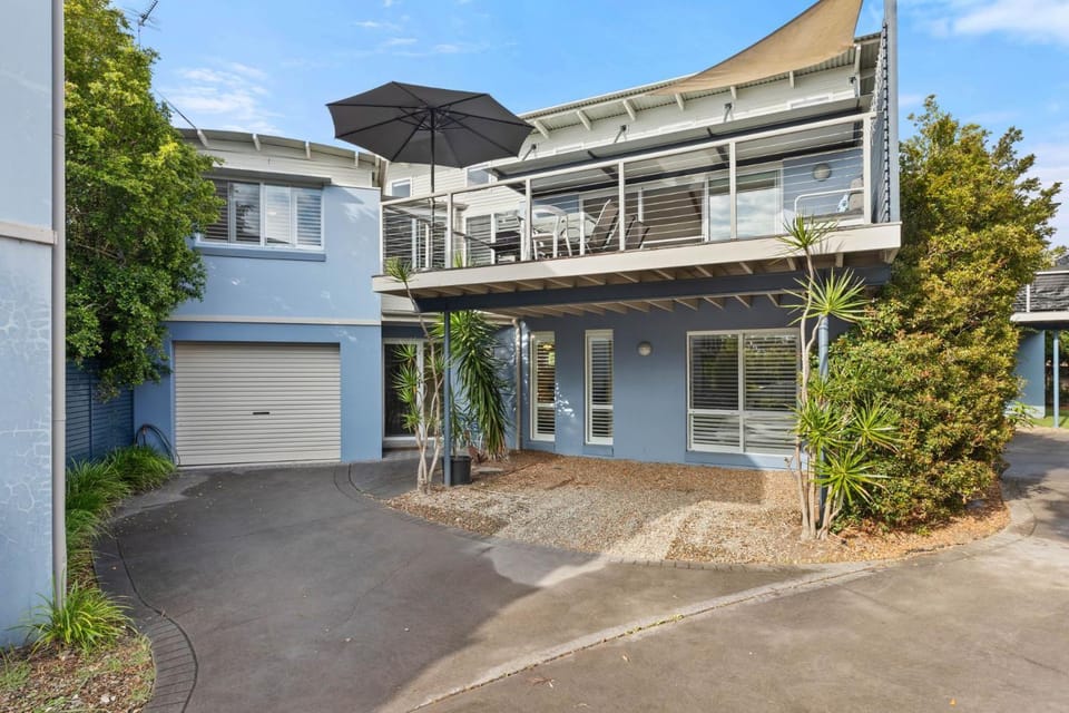 White Sands Deck House by Experience Jervis Bay House in Huskisson