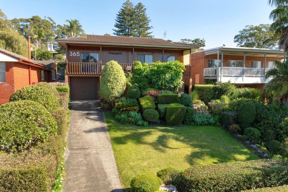 Alva Lee by Experience Jervis Bay House in Vincentia