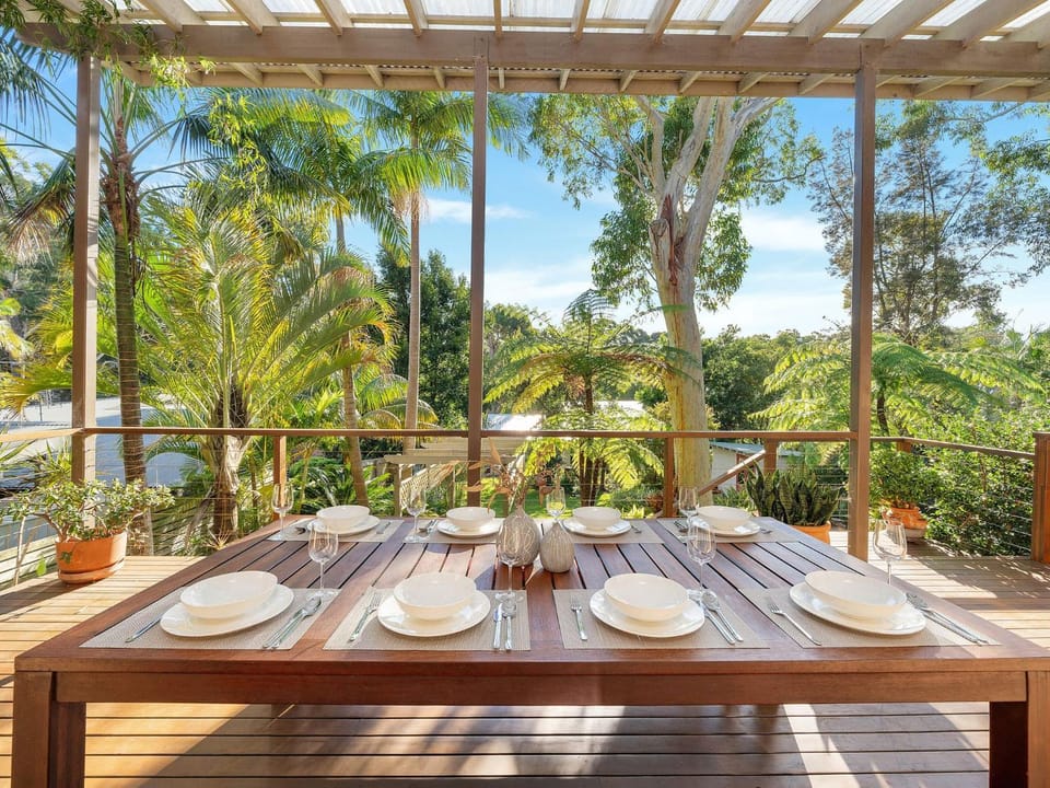 The Sanctuary at Greenfield Beach by Experience Jervis Bay House in Vincentia