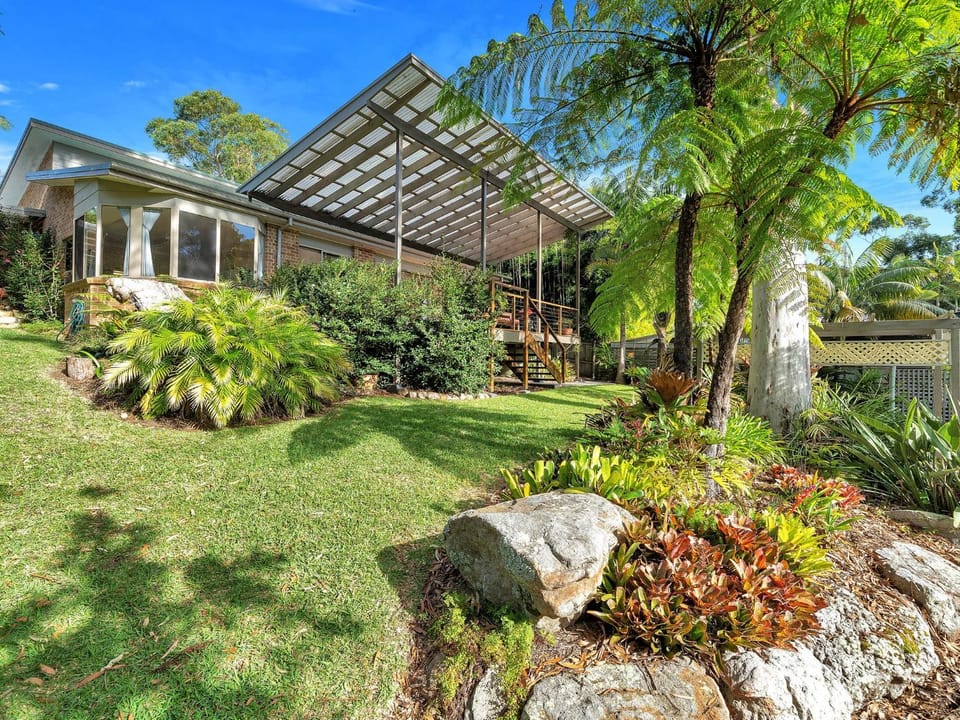 The Sanctuary at Greenfield Beach by Experience Jervis Bay House in Vincentia