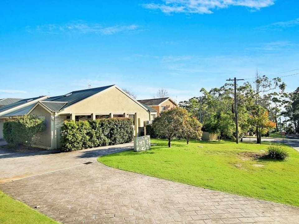 Saltbush at Vincentia by Experience Jervis Bay House in Vincentia