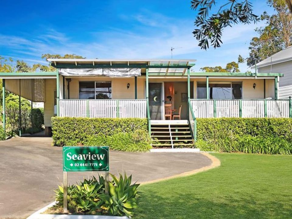 Seaview by Experience Jervis Bay House in Vincentia
