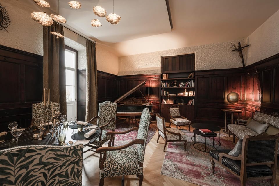 Restaurant/places to eat, Library