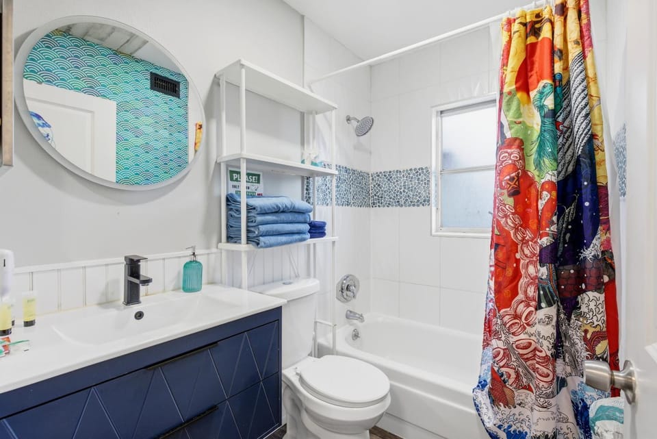 Mermaid-Shark 6BR House With Pool, Jacuzzi - Steps to Siesta Key Beach House in Siesta Beach