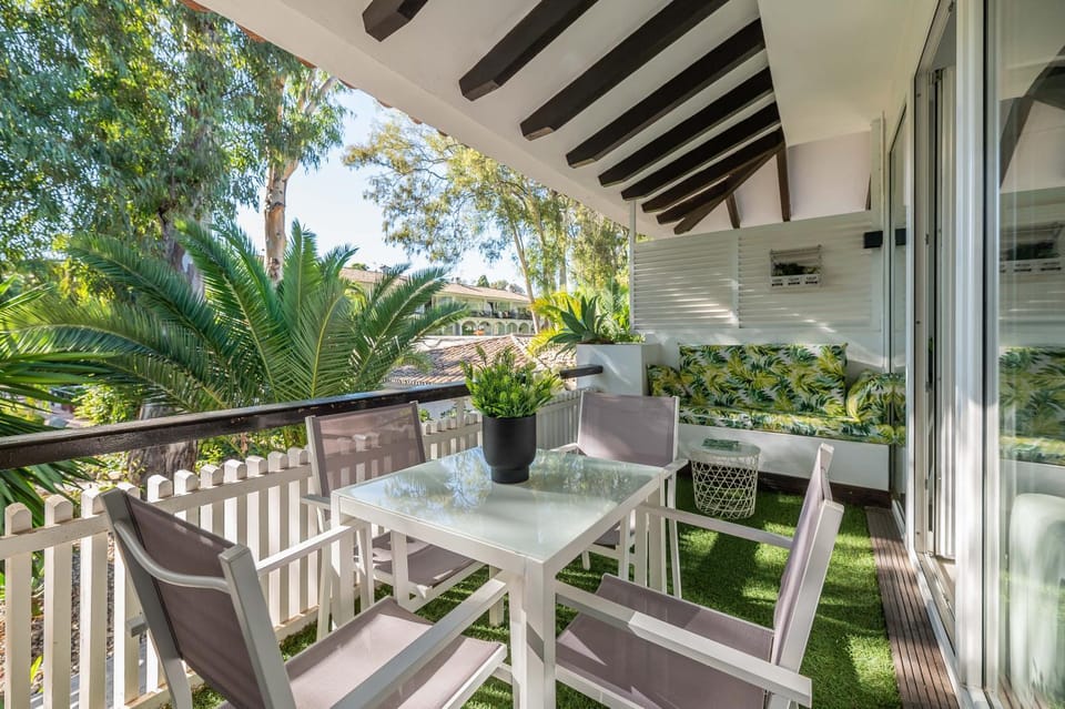 Garden, View (from property/room), Balcony/Terrace