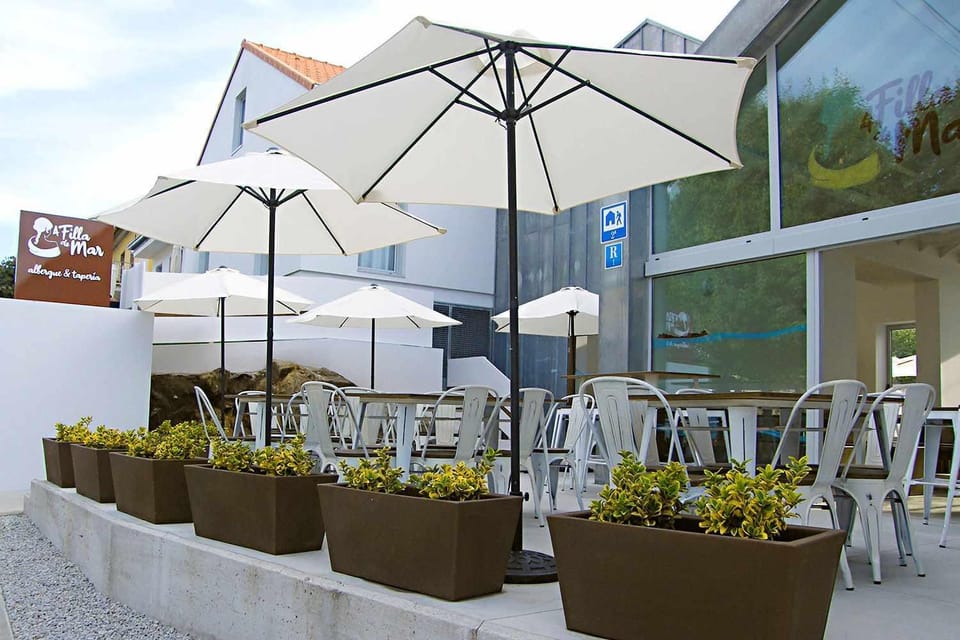 Restaurant/places to eat, Balcony/Terrace