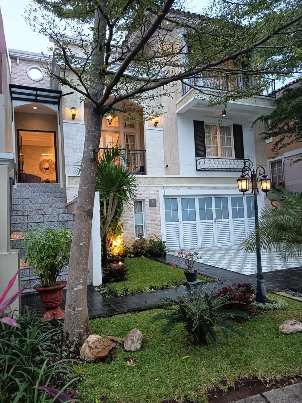 Facade/entrance