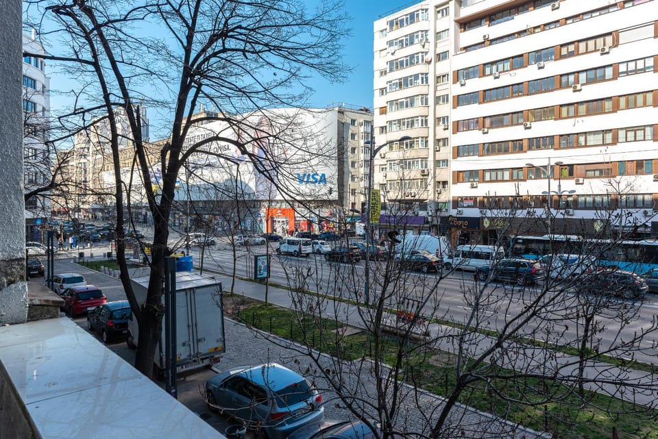 City view, Street view