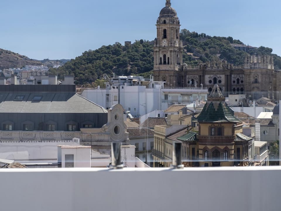 Nearby landmark, Balcony/Terrace, City view, Street view