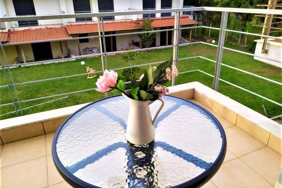 Balcony/Terrace, Garden view