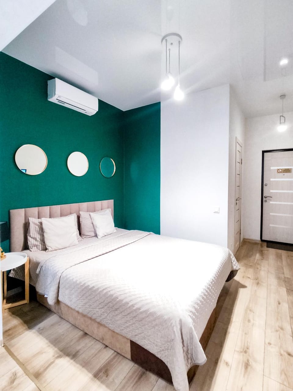 Bed, Photo of the whole room, Bedroom, air conditioner