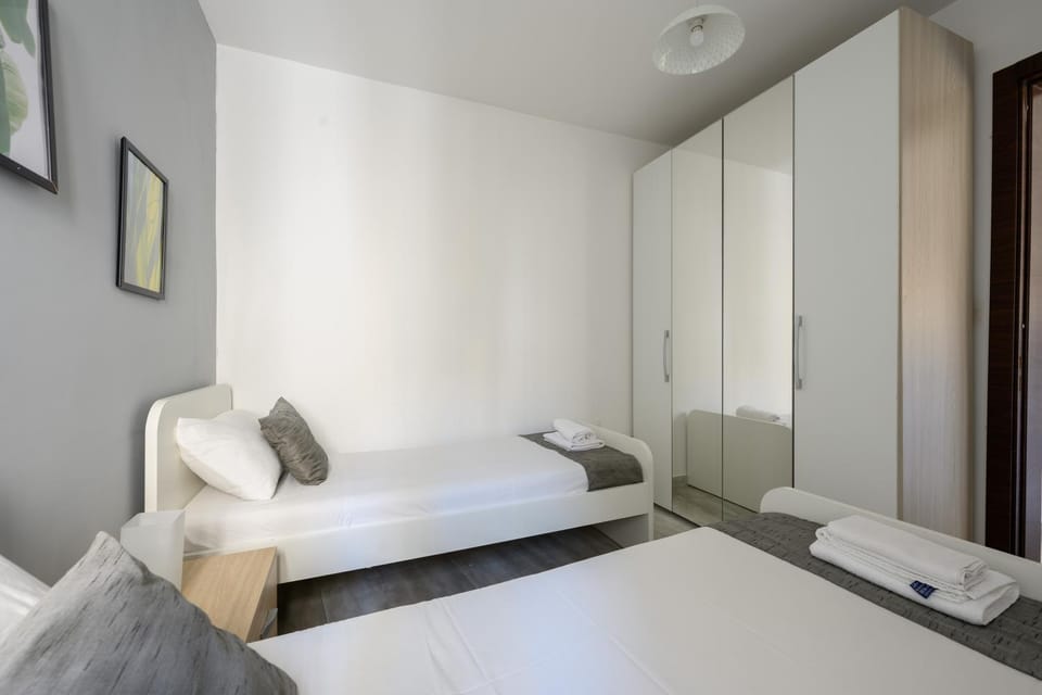 Bed, Bedroom, wardrobe
