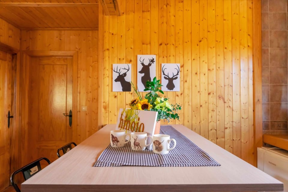 Spring, Summer, Kitchen or kitchenette, Food and drinks, Decorative detail, Dining area, Food, Meals