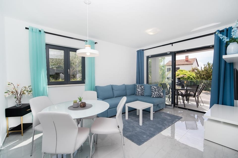 Balcony/Terrace, Living room, Seating area, Dining area