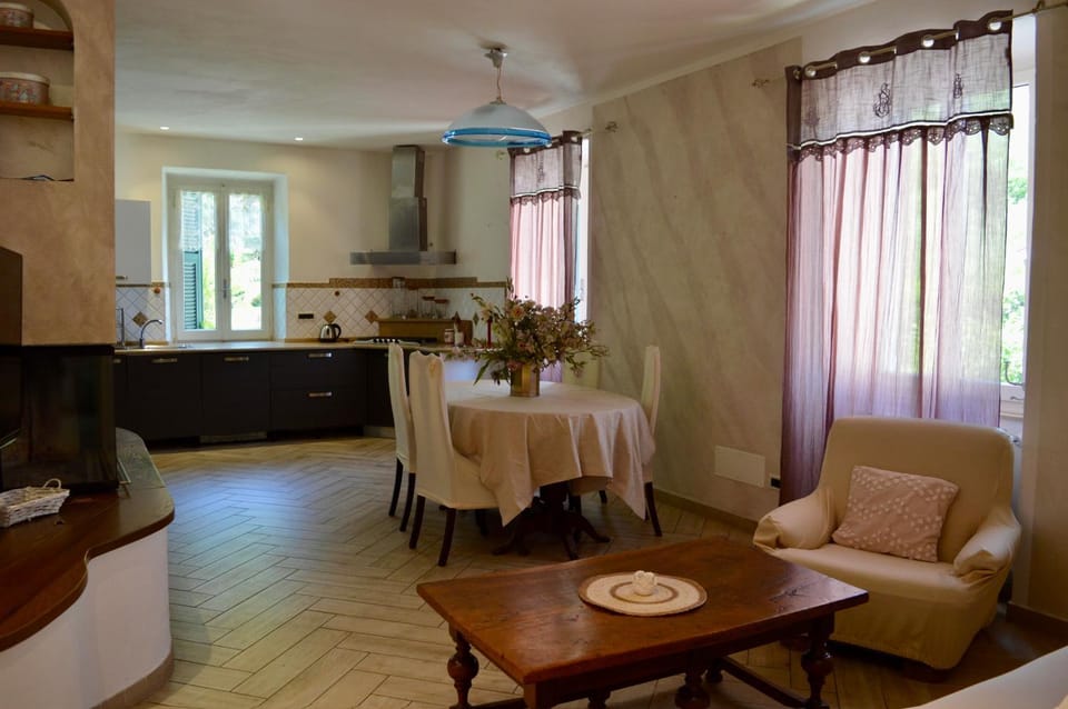 Il marchese Malaspina con idromassaggio House in Province of Massa and Carrara