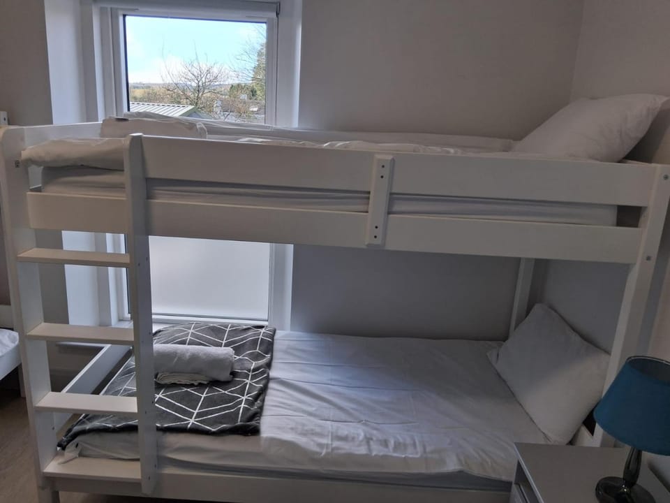 Bedroom, bunk bed, towels