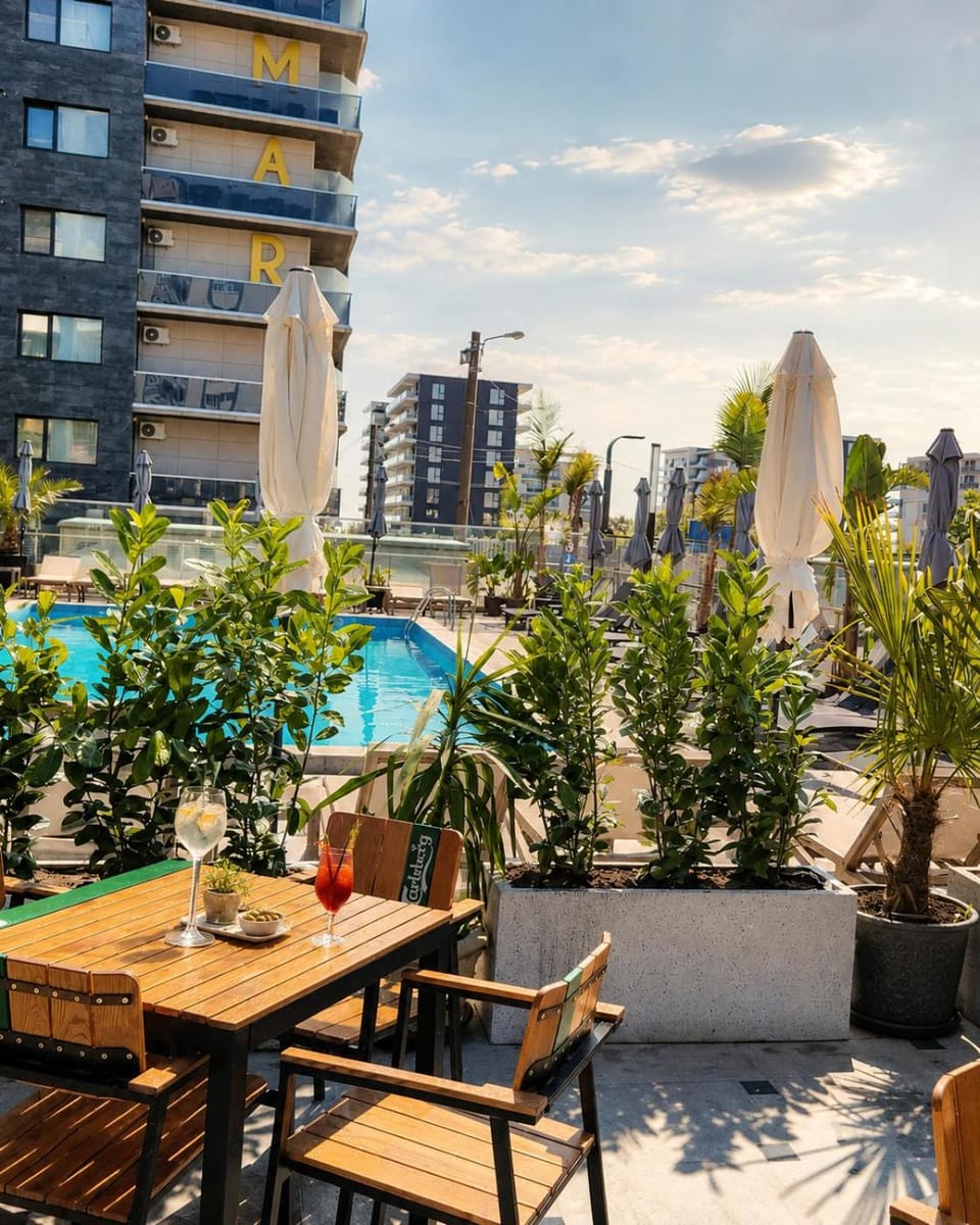 Property building, Balcony/Terrace, Pool view, Swimming pool