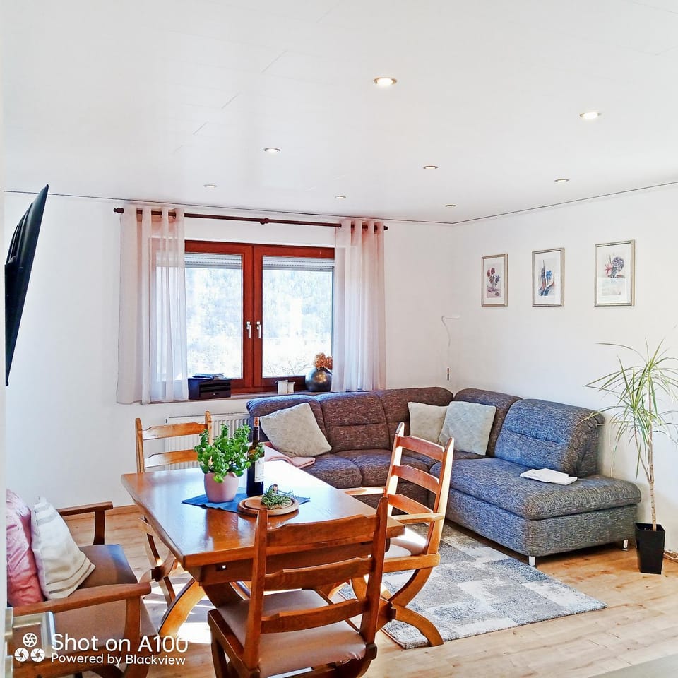 TV and multimedia, Living room, Dining area