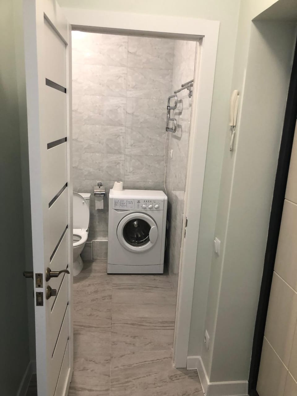 Toilet, Bathroom, washing machine