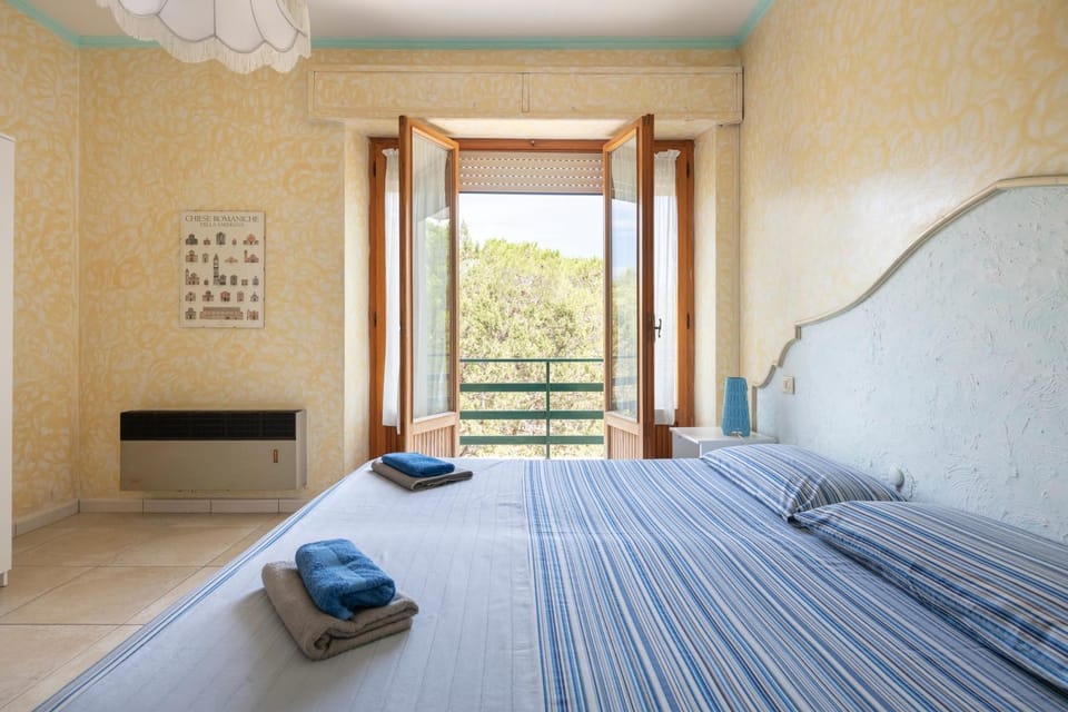 Property building, Living room, Bedroom