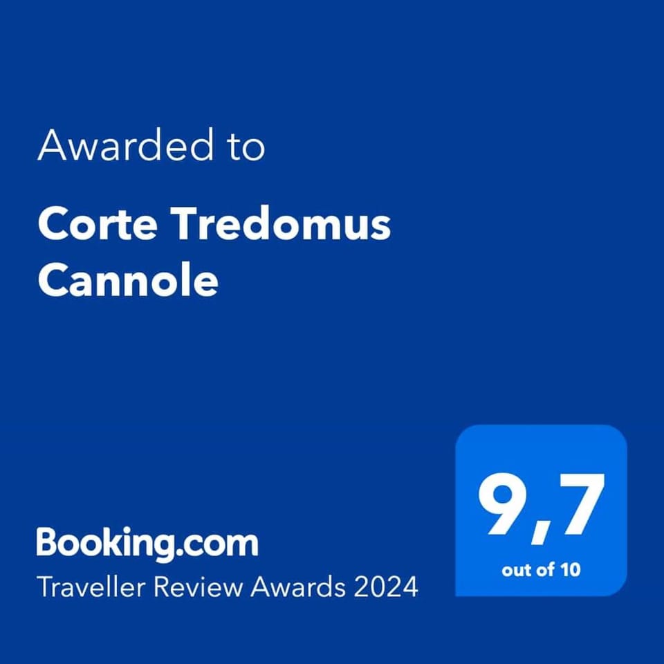 Corte Tredomus House in Apulia