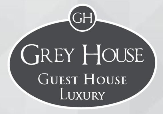 Grey House Guest House Luxury Bed and Breakfast in Latina