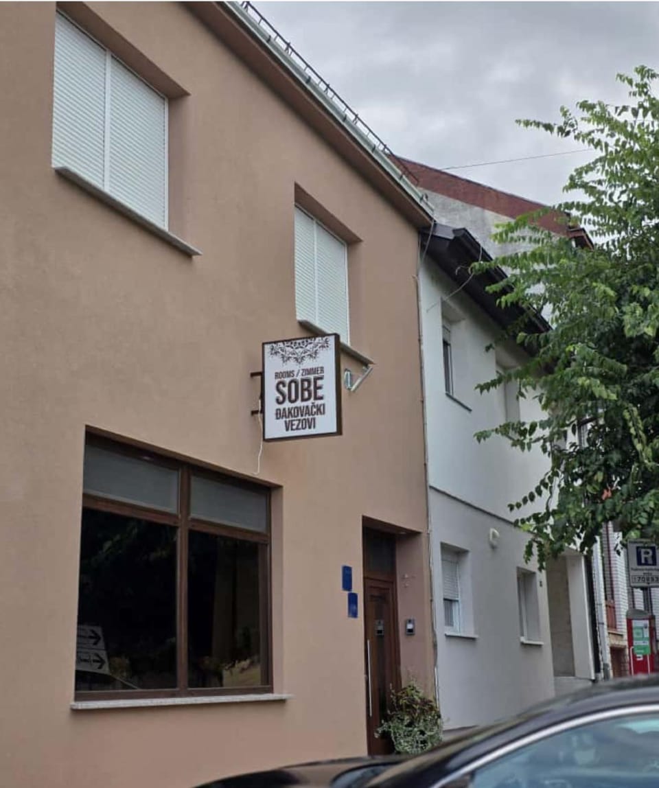 Property building, Breakfast