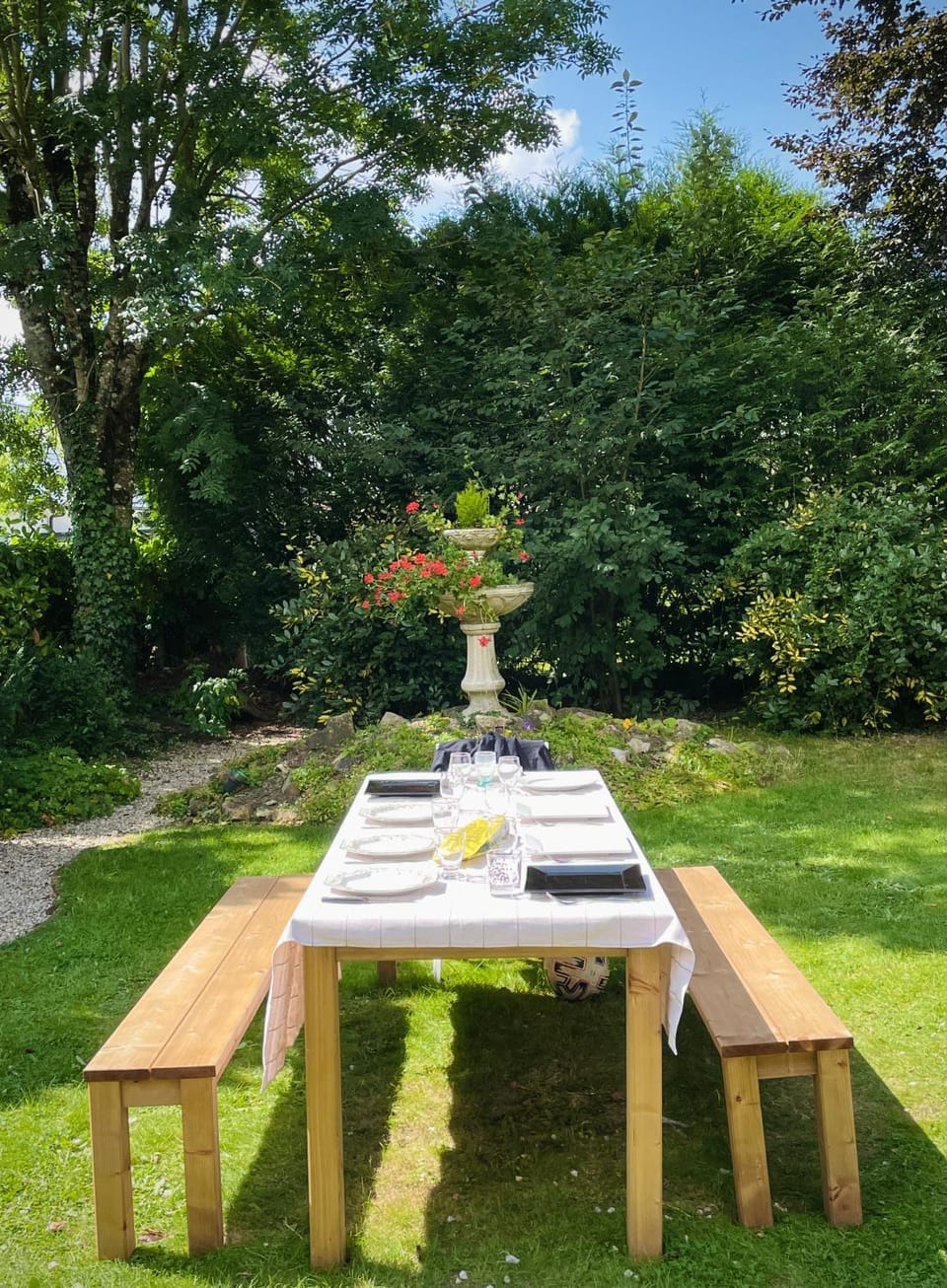 Spring, Day, Garden, Dining area, Garden view