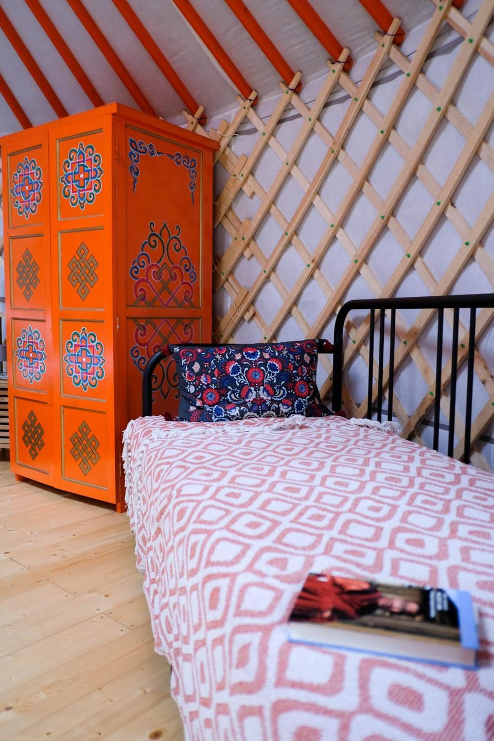 Bed, Photo of the whole room, wardrobe