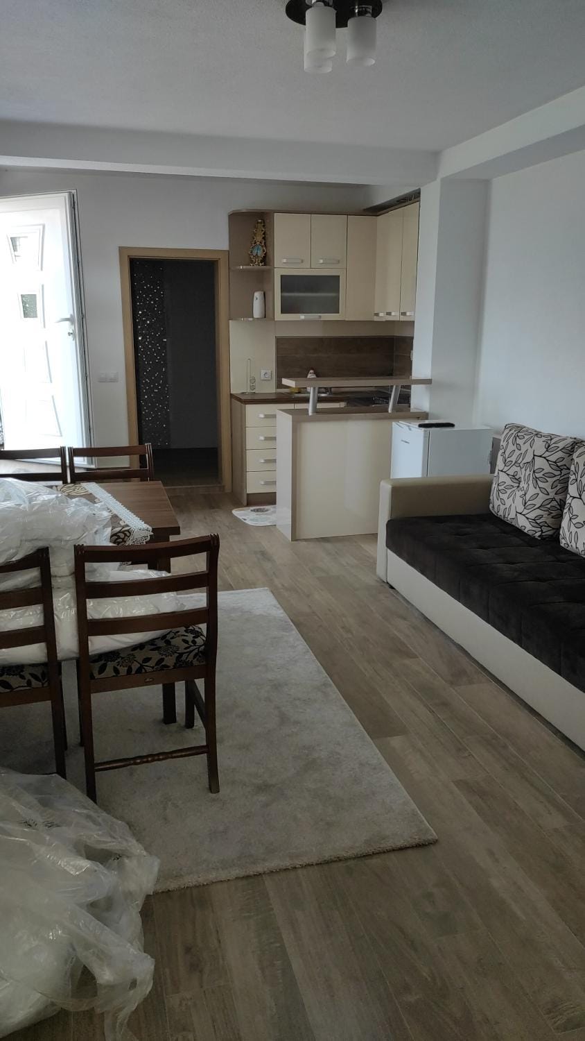 Kitchen or kitchenette, Living room