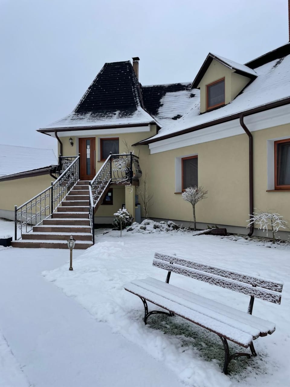 Property building, Facade/entrance, Winter