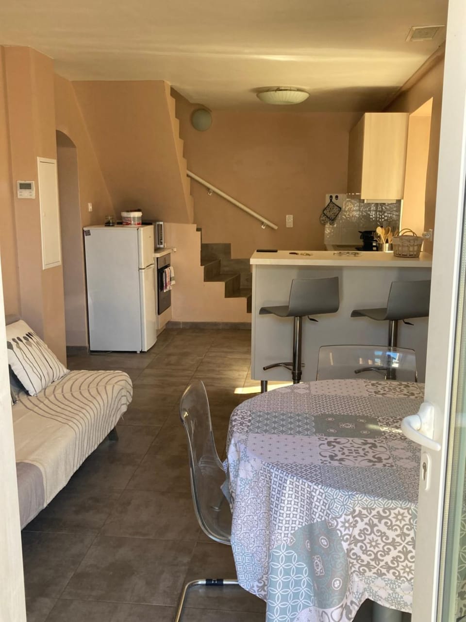 Kitchen or kitchenette, Living room