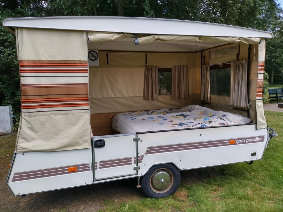 Old Timer Vouwwagen Luxury tent in Drenthe (province)