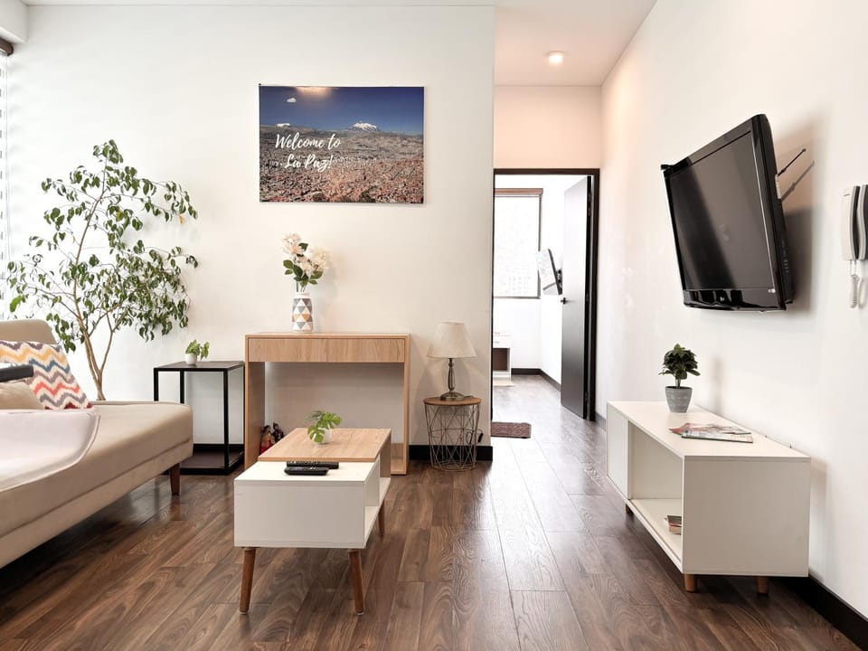 Sky Suites - 20th-Floor Gem - City & Mountain Views, La Paz Apartment in La Paz