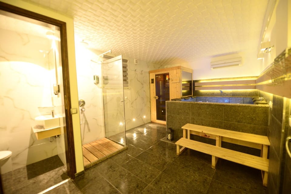 Hot Tub, Sauna, Spa and wellness centre/facilities