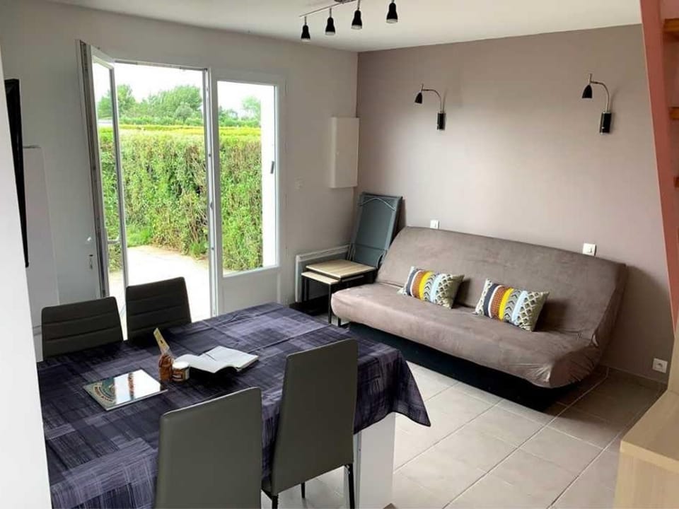 Maisonnette 5 pers, piscine incluse - FR-1-476-170 House in La Faute-sur-Mer