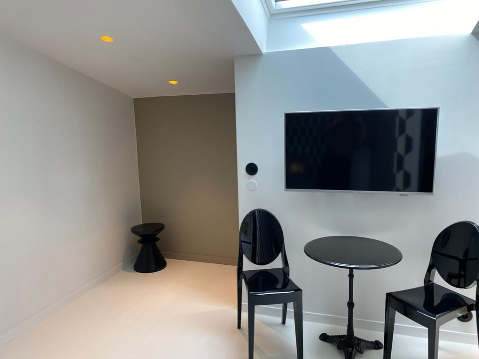 Le Confidentiel Sainte Catherine Apartment in Bordeaux