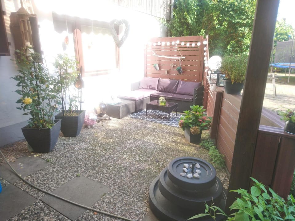 Patio, BBQ facilities, Seating area, Garden view