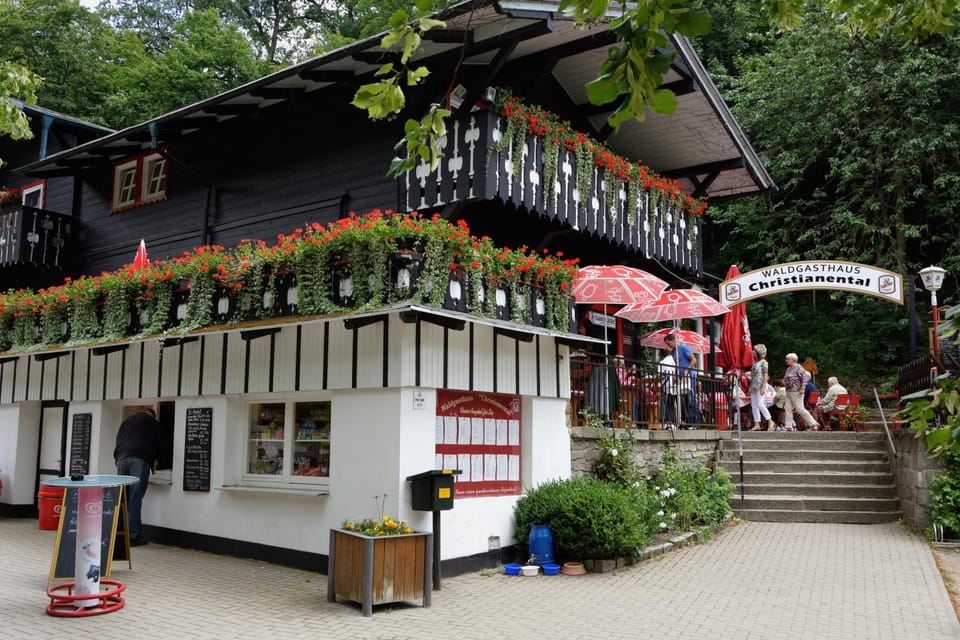 Restaurant/places to eat