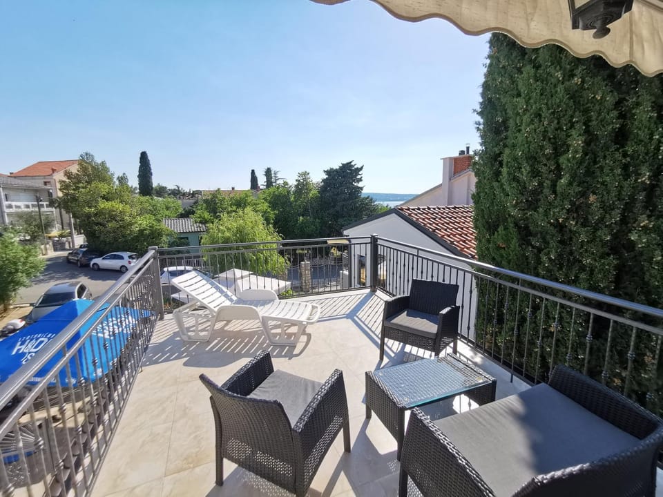 Patio, Balcony/Terrace, Pool view, Sea view