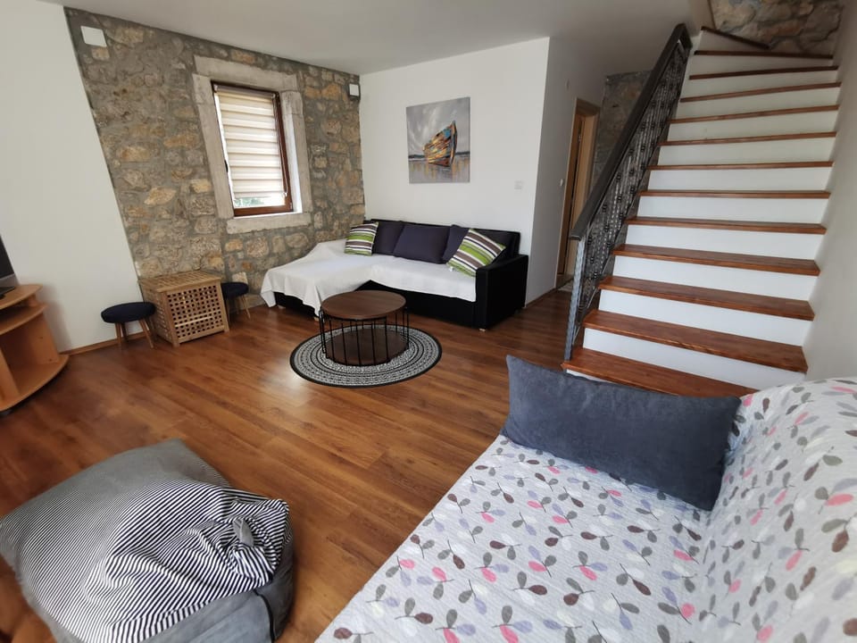 Living room, Photo of the whole room, Seating area