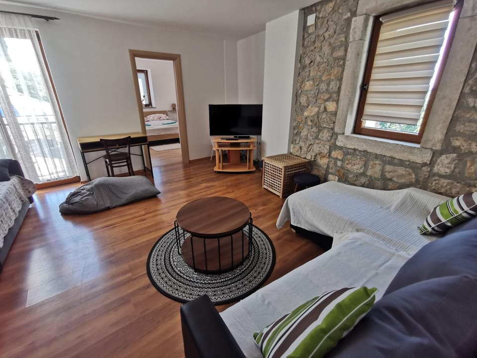 Communal lounge/ TV room, TV and multimedia, Living room, Seating area
