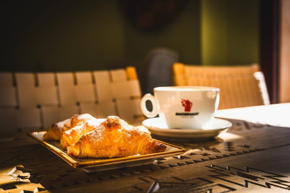 Restaurant/places to eat, Coffee/tea facilities, Food and drinks, Food, Breakfast, Continental breakfast, safe