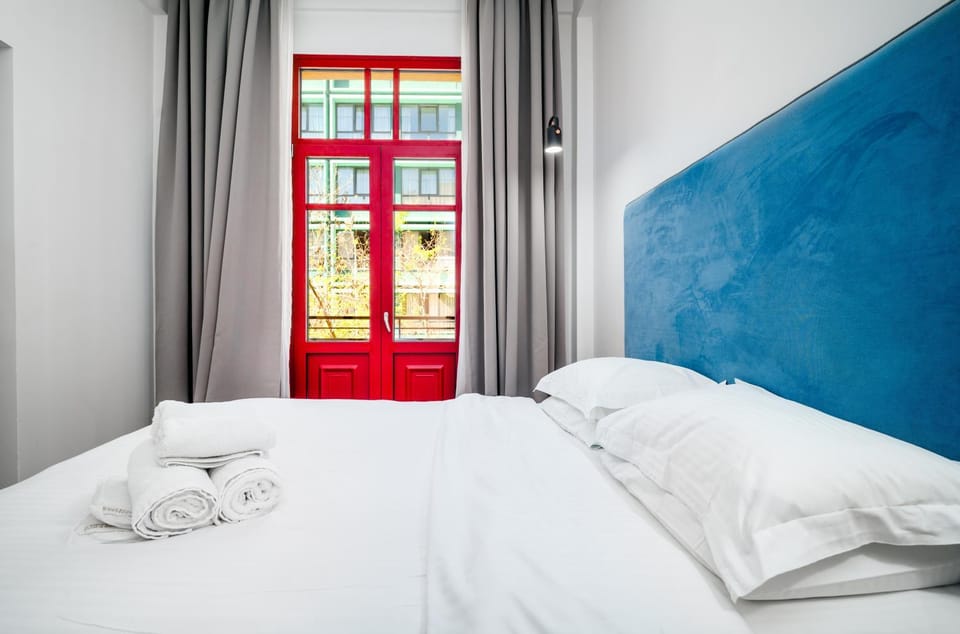 Bed, Balcony/Terrace, Photo of the whole room, Bedroom, towels