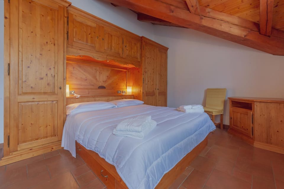 CHALET PONTAL 6 - Relax e vista sulle montagne - COUR 0143 Apartment in Courmayeur