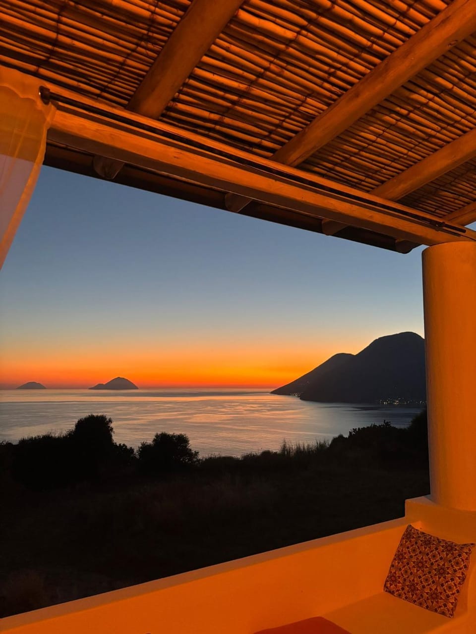 La casa blu superior Villa in Lipari